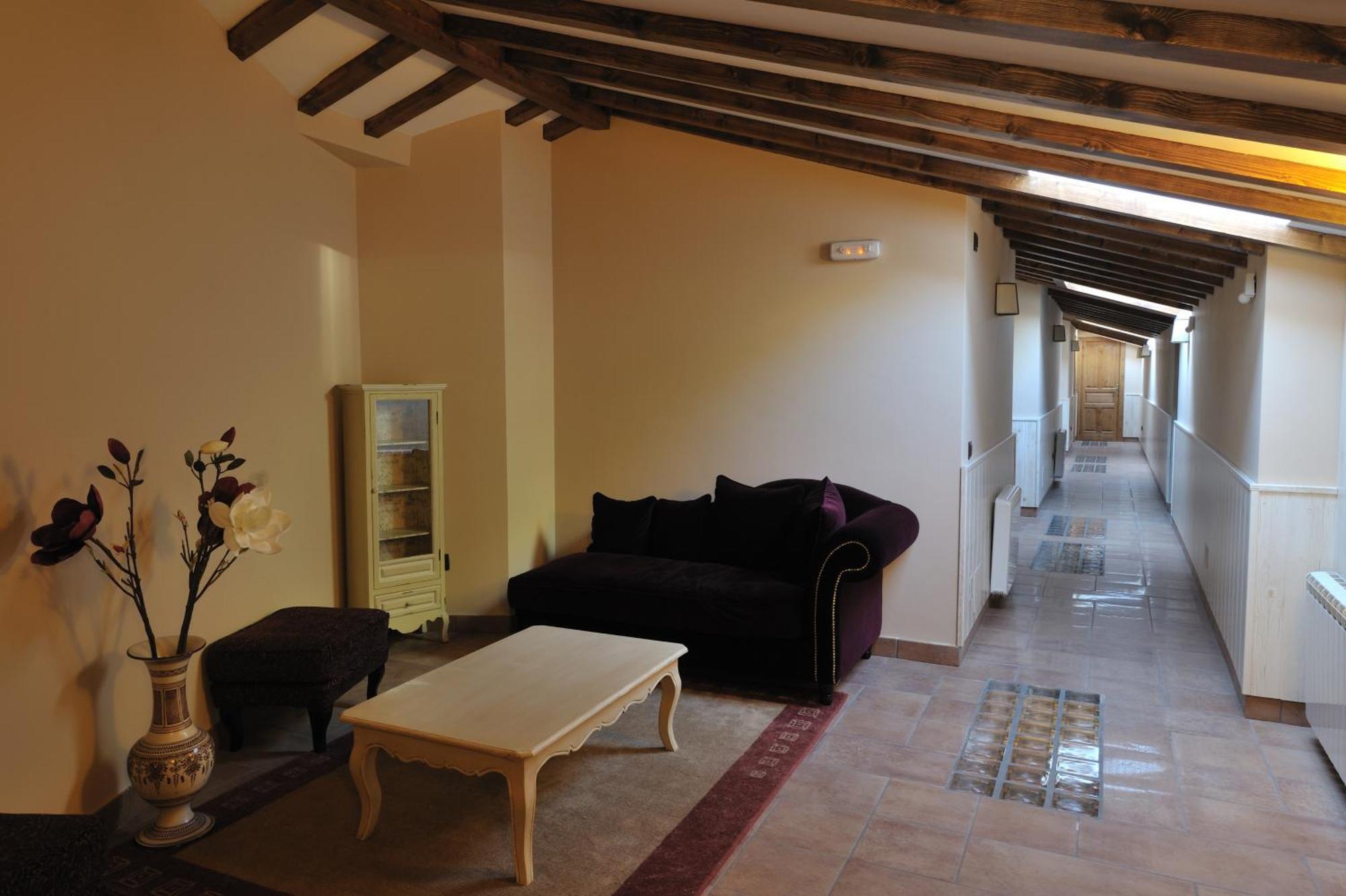 Hotel Rural Y Restaurante, Rinconcito De Gredos Cuevas Del Valle Kültér fotó