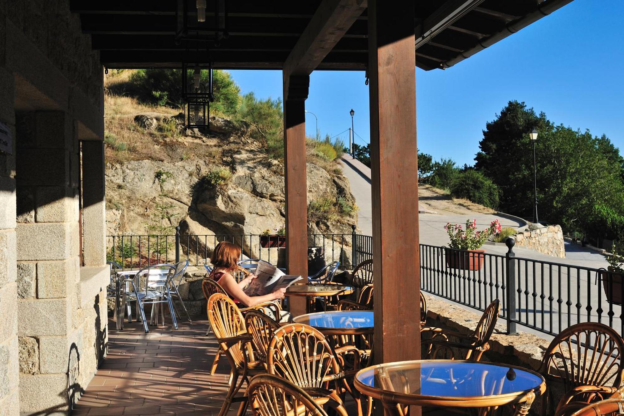 Hotel Rural Y Restaurante, Rinconcito De Gredos Cuevas Del Valle Kültér fotó