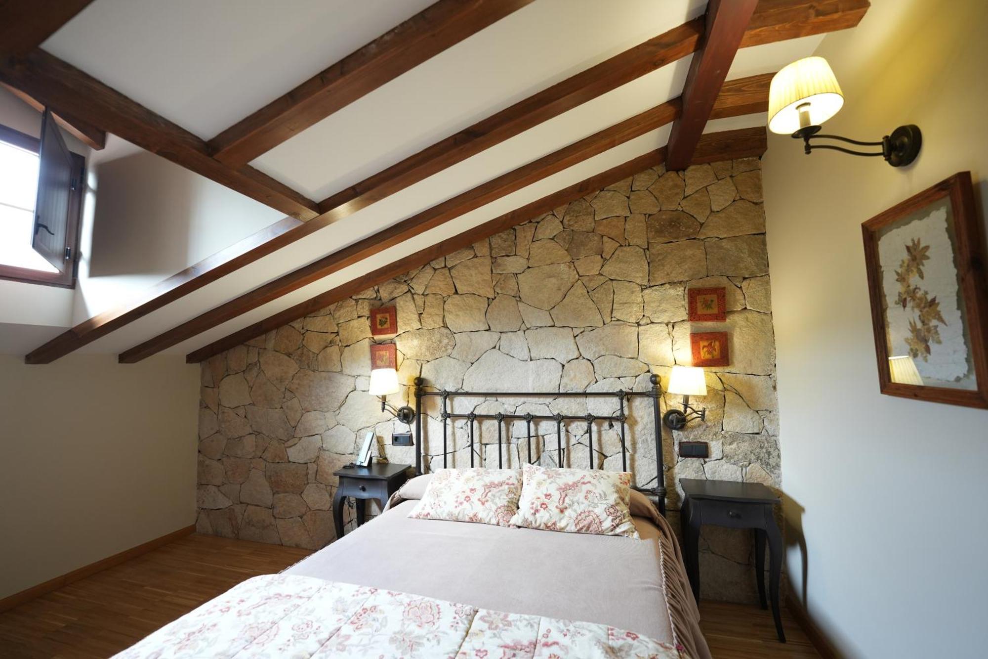 Hotel Rural Y Restaurante, Rinconcito De Gredos Cuevas Del Valle Kültér fotó
