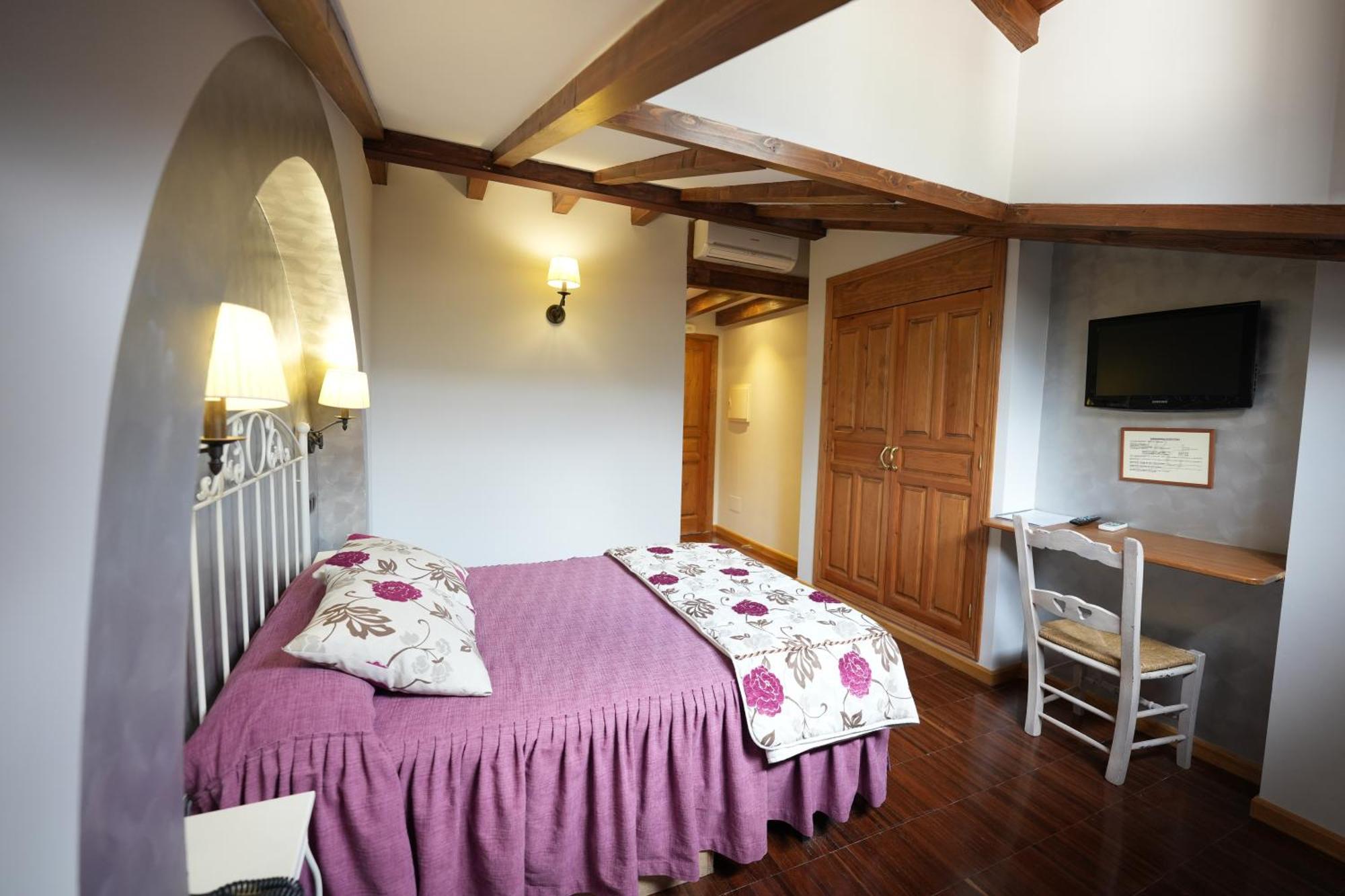 Hotel Rural Y Restaurante, Rinconcito De Gredos Cuevas Del Valle Kültér fotó