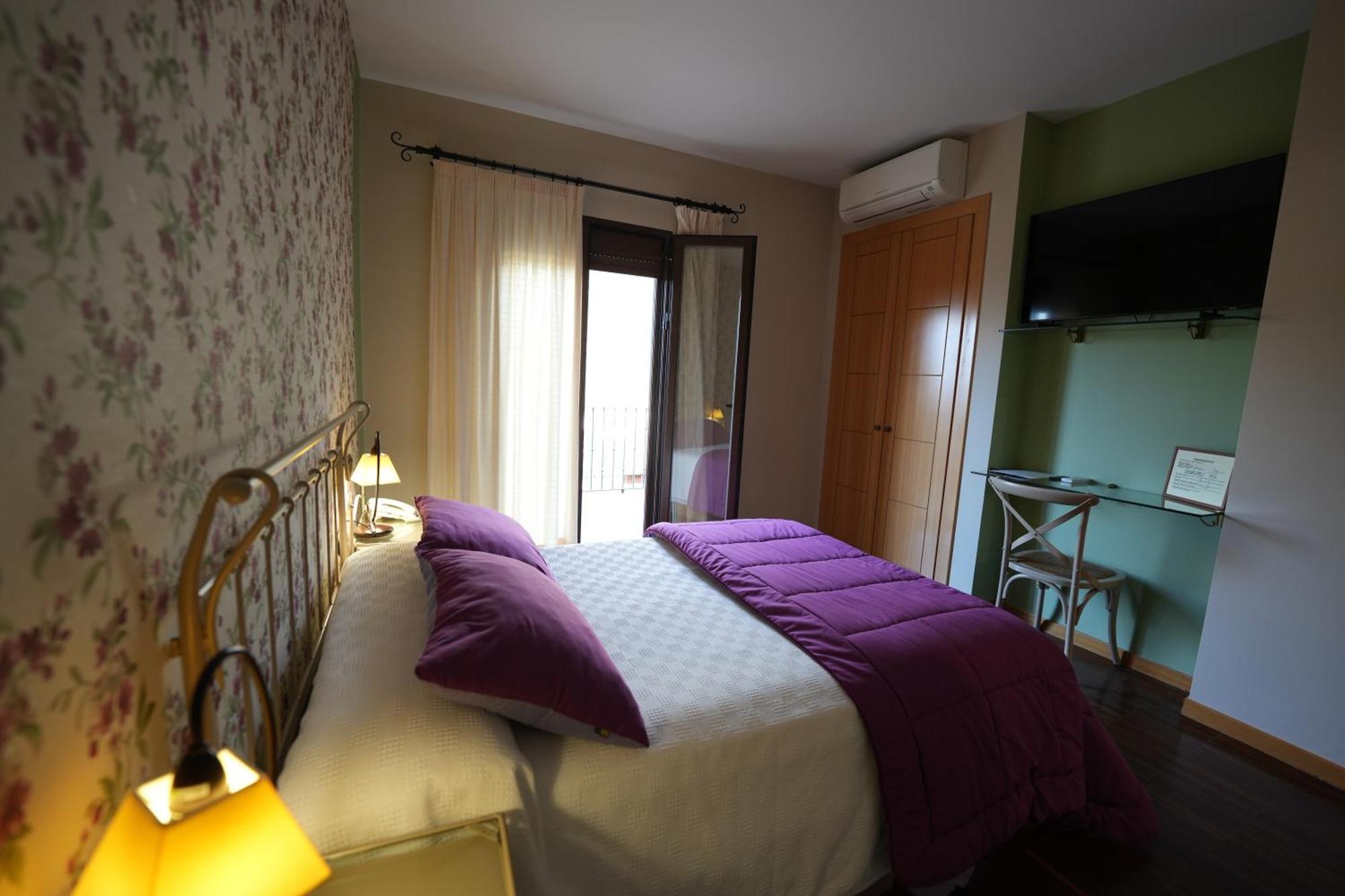 Hotel Rural Y Restaurante, Rinconcito De Gredos Cuevas Del Valle Kültér fotó