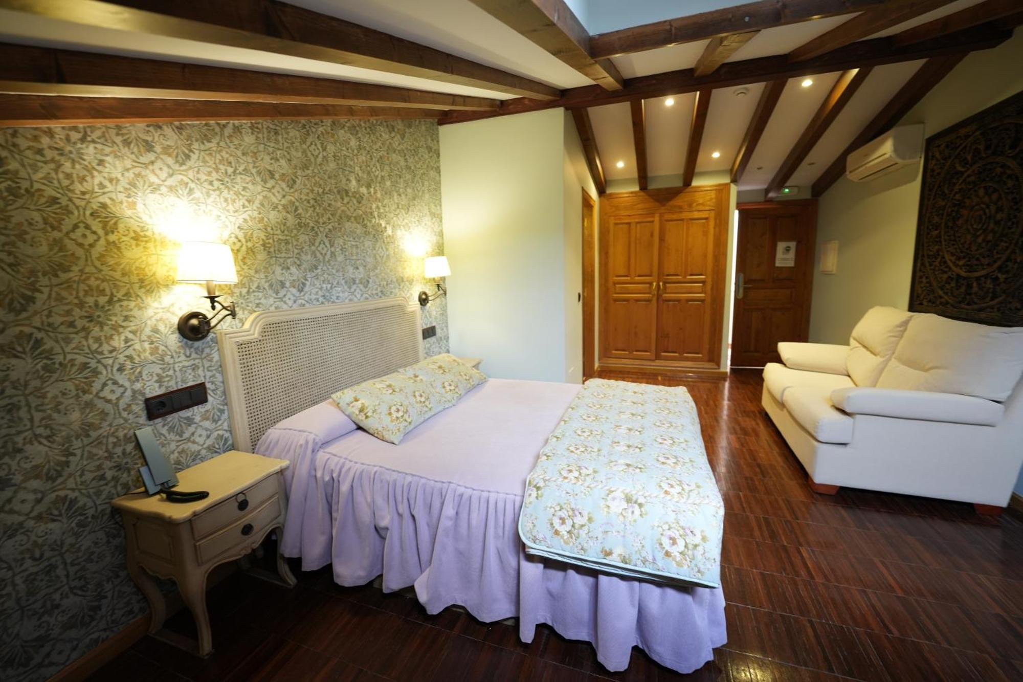Hotel Rural Y Restaurante, Rinconcito De Gredos Cuevas Del Valle Kültér fotó